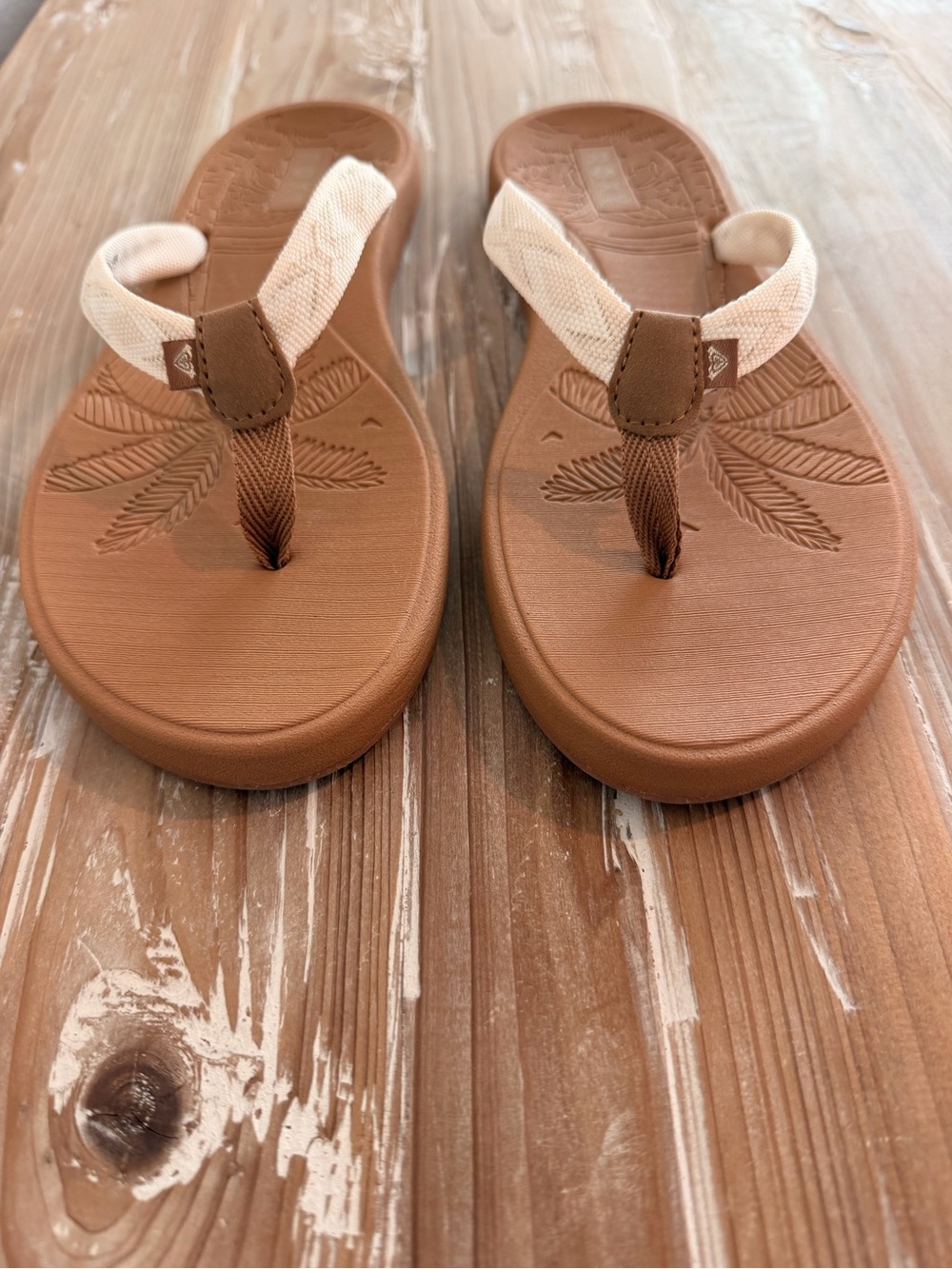 Roxy Gianna II Cream & Tan Flip Flop Beach Vacation (Size 9) - Picture 2 of 14